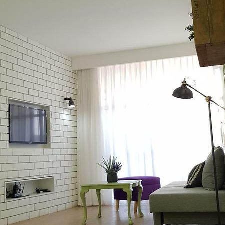 Stylish Apartment With A Patio Close To The Beach Eilat Ngoại thất bức ảnh