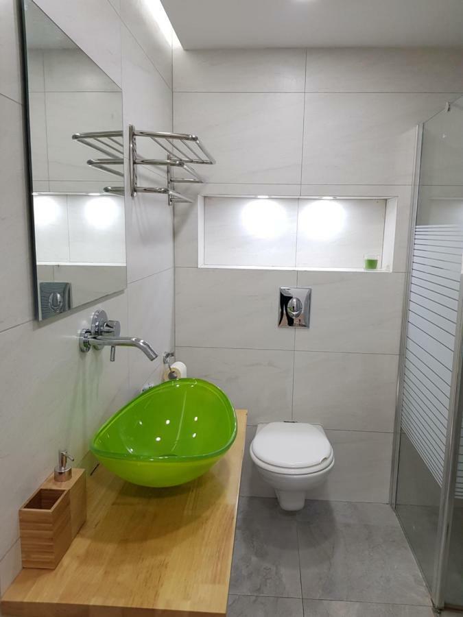 Stylish Apartment With A Patio Close To The Beach Eilat Ngoại thất bức ảnh
